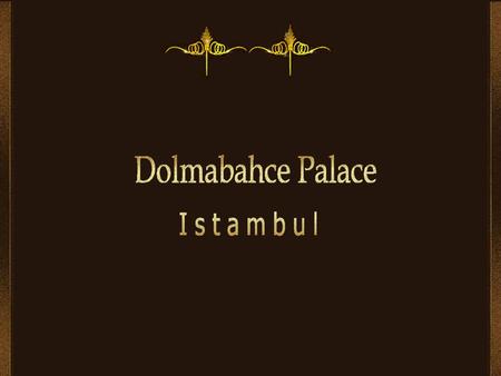 Le palais de Dolmabahçe à Istamboul (Turquie), situé sur le côté européen du Bosphore, fut le principal centre administratif de lempire Ottoman. Une.