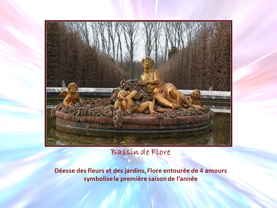 Bassin de Flore Déesse des fleurs et des jardins, Flore entourée de 4 amours.