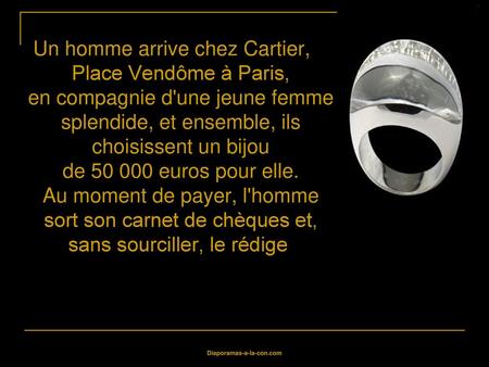 Un homme arrive chez Cartier, Place Vendôme à Paris,  en compagnie d'une jeune femme splendide,