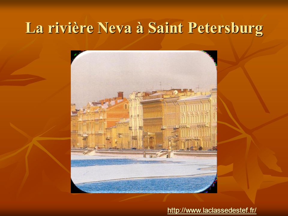 La rivière Neva à Saint Petersburg