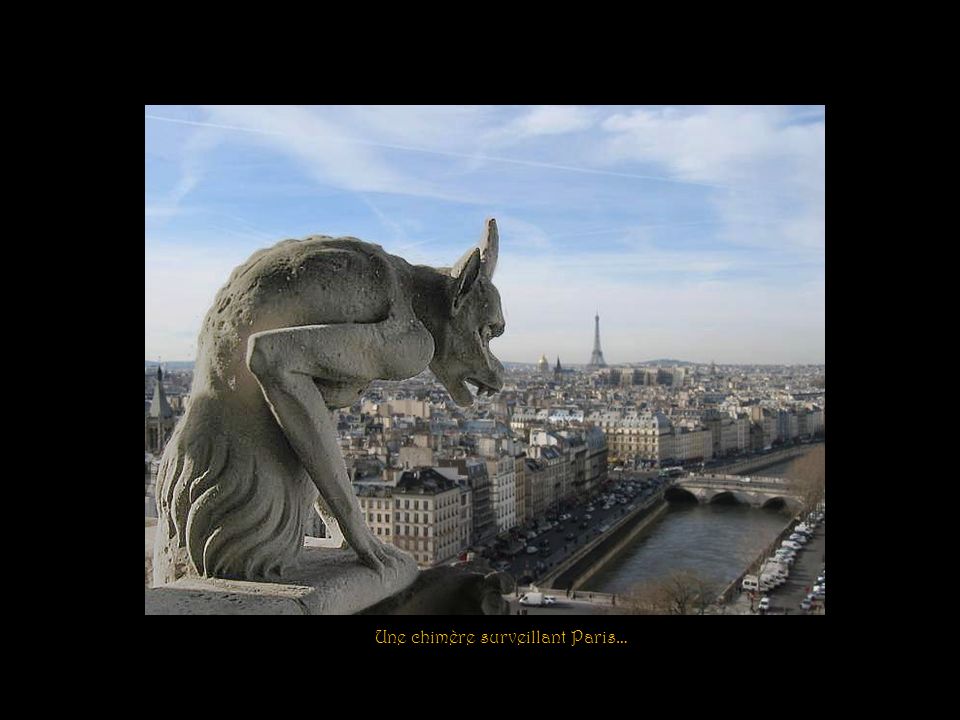 Une chimère surveillant Paris…