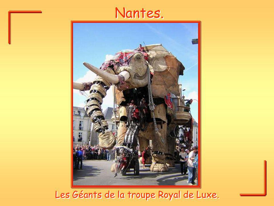 Les Géants de la troupe Royal de Luxe.