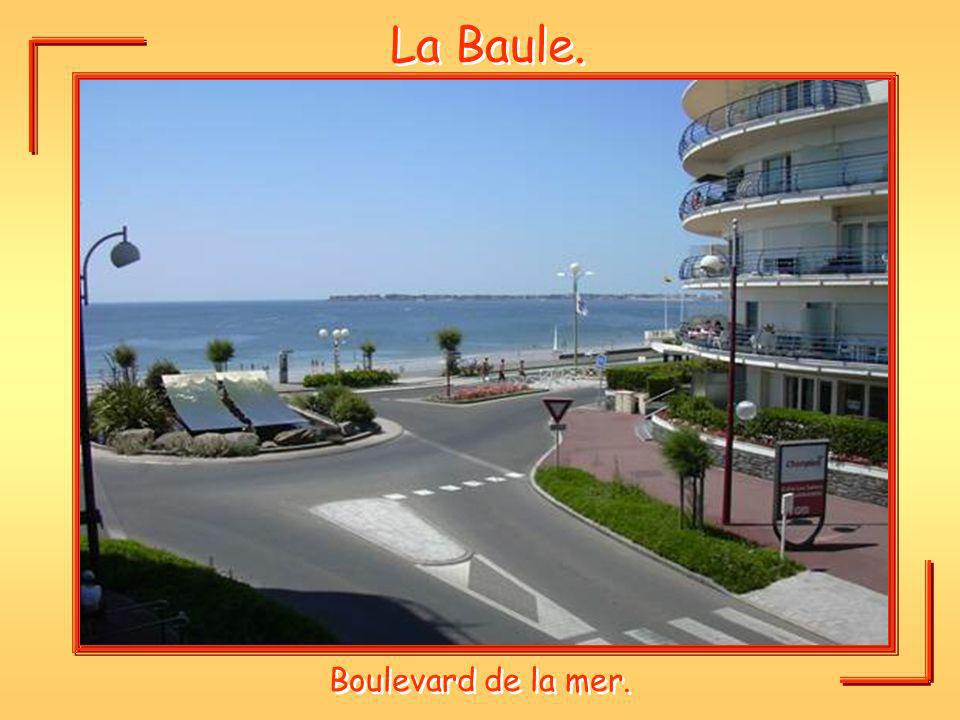 La Baule. Boulevard de la mer.