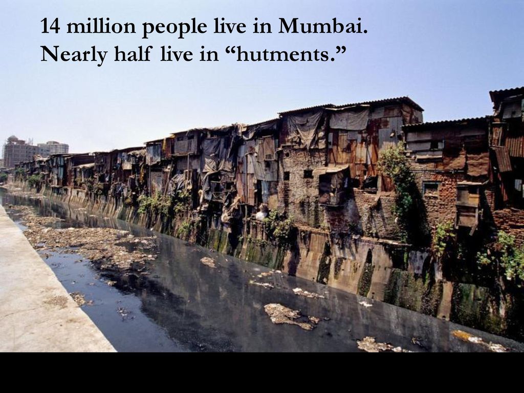 Жуткая страна. Трущобы Дхарави в Индии. Мумбаи Индия трущобы. Река Дхарави. Трущобы Карагуататуба.