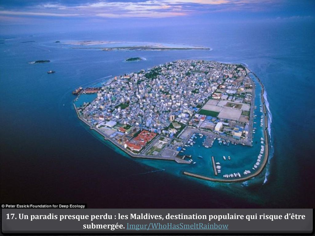 17. Un paradis presque perdu : les Maldives, destination populaire qui risque d’être submergée.