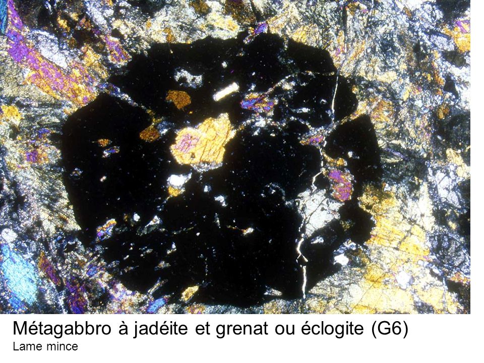Métagabbro à jadéite et grenat ou éclogite (G6)