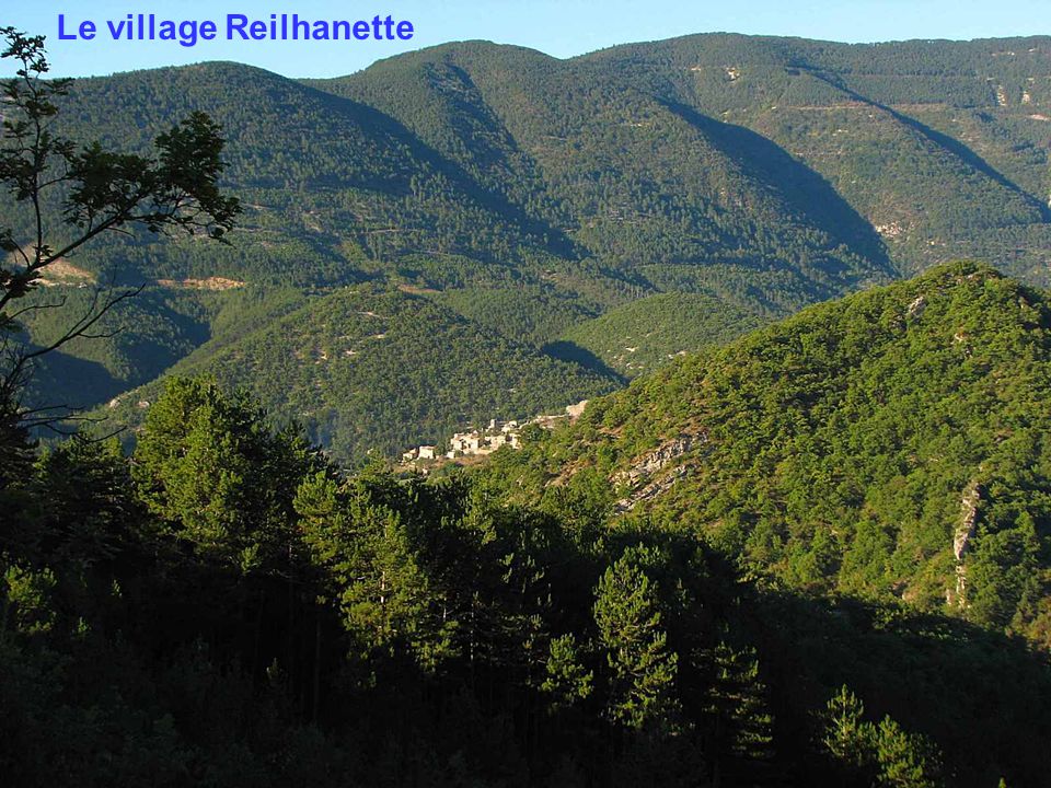 Le village Reilhanette