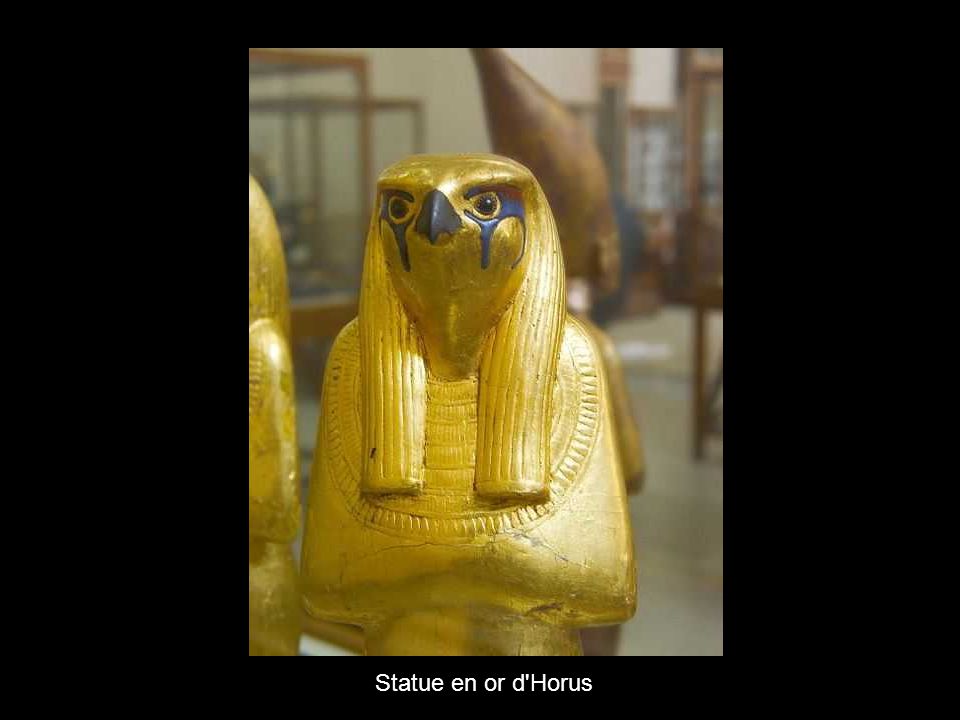 Statue en or d Horus