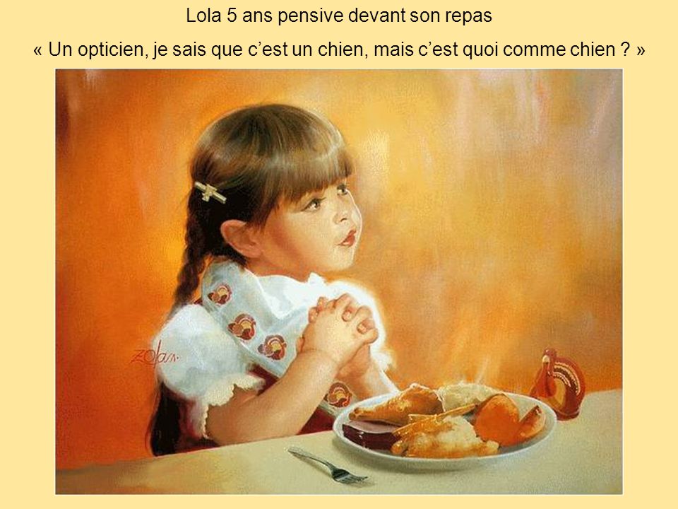 Lola 5 ans pensive devant son repas