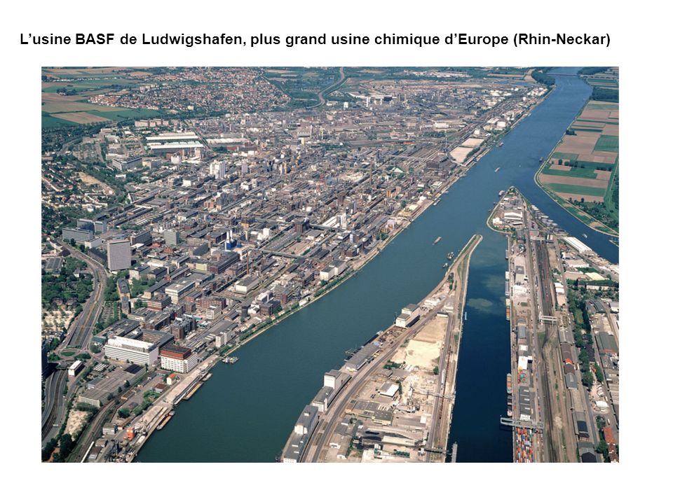L’usine BASF de Ludwigshafen, plus grand usine chimique d’Europe (Rhin-Neckar)
