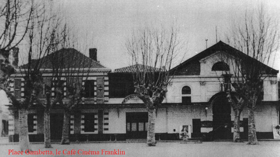 Place Gambetta, le Café Cinéma Franklin